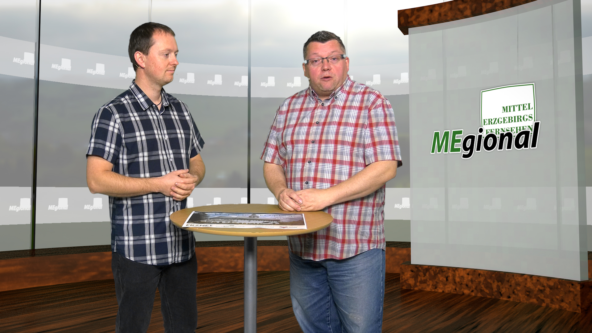 MEgional am 26. Oktober 2021 mit einem neuen Kalender über Kirchen der Region