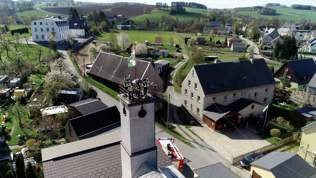 MEgional am 27. April 2020 mit dem Blasen vom Steigerturm in Großolbersdorf MEgional am 27. April 2020 mit dem Blasen vom Steigerturm in Großolbersdorf